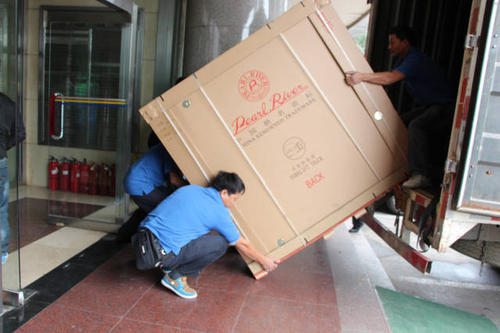 巴南钢琴贵重工艺品无忧运